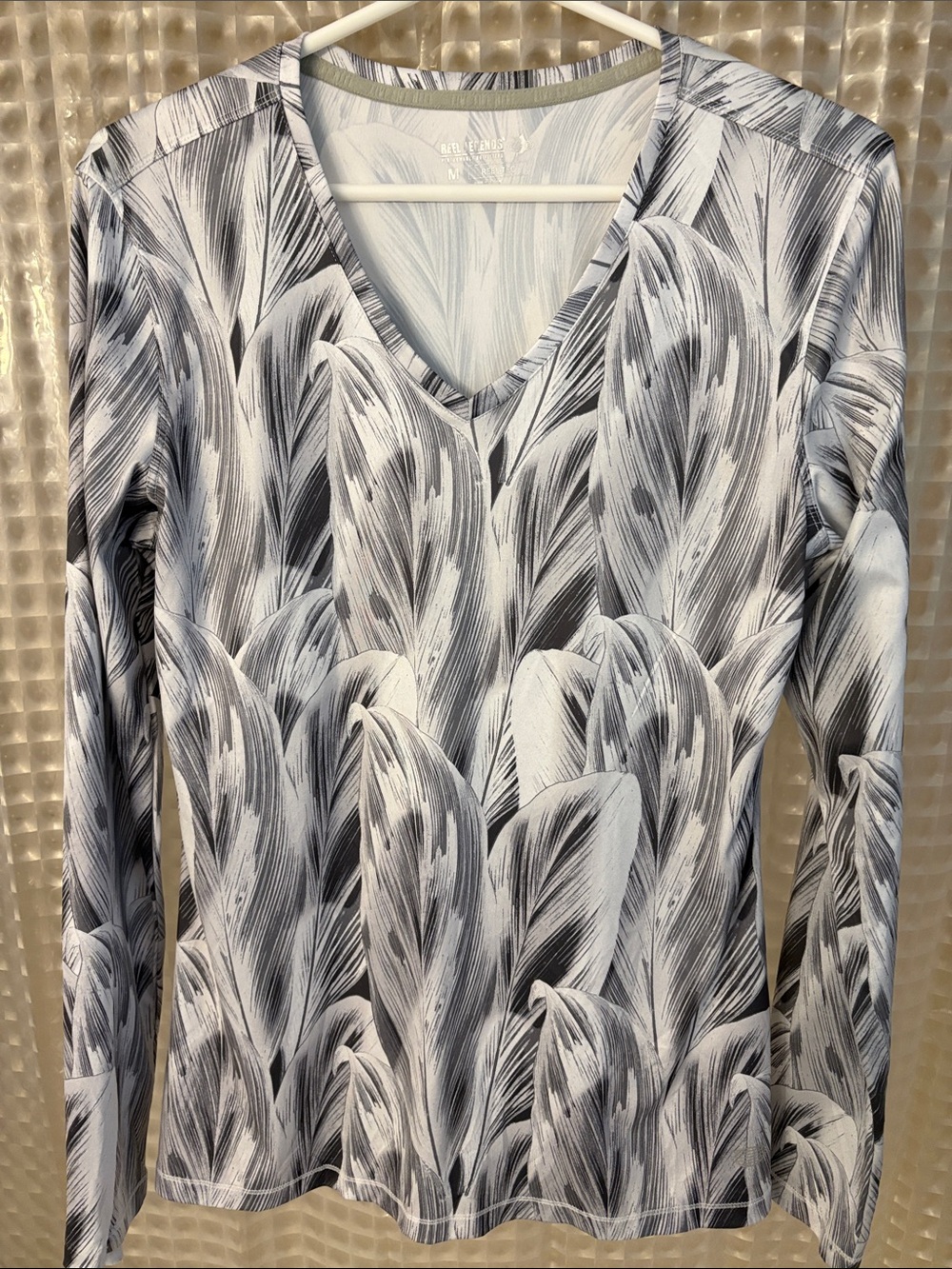 Reel Legends Gray & White Feather-Striped V-Neck Top